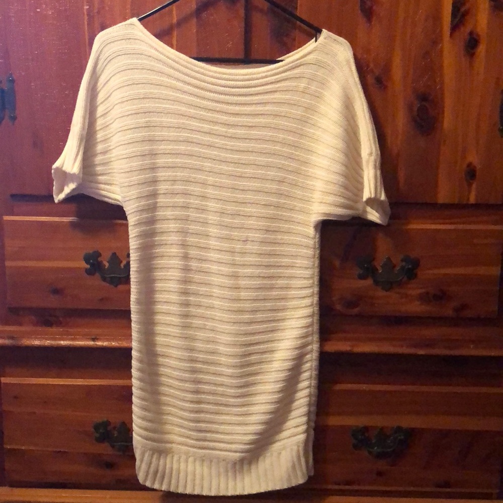 BRAND NEW  WOMAN’S SWEATER SIZE XS! NWOT! NEVER WORN! SMOKE FREE HOME!